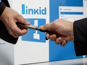 How to use LinkedIn AI tools to find a job